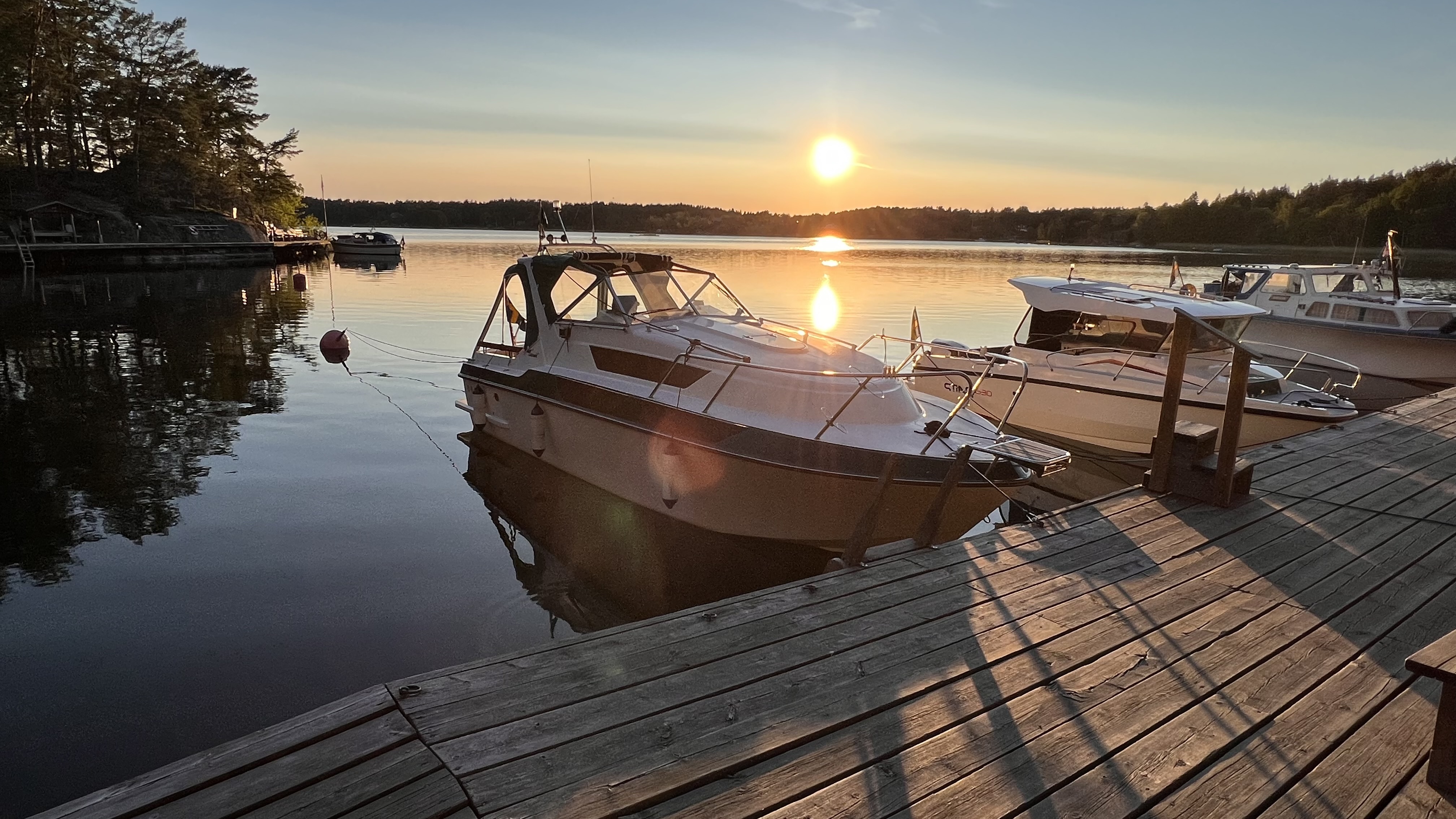 En av många vackra kvällar på klubbholmen